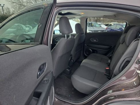 Used 2019 Honda HR-V EX image 9