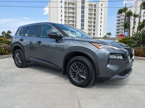Used 2023 Nissan Rogue S FWD image 2