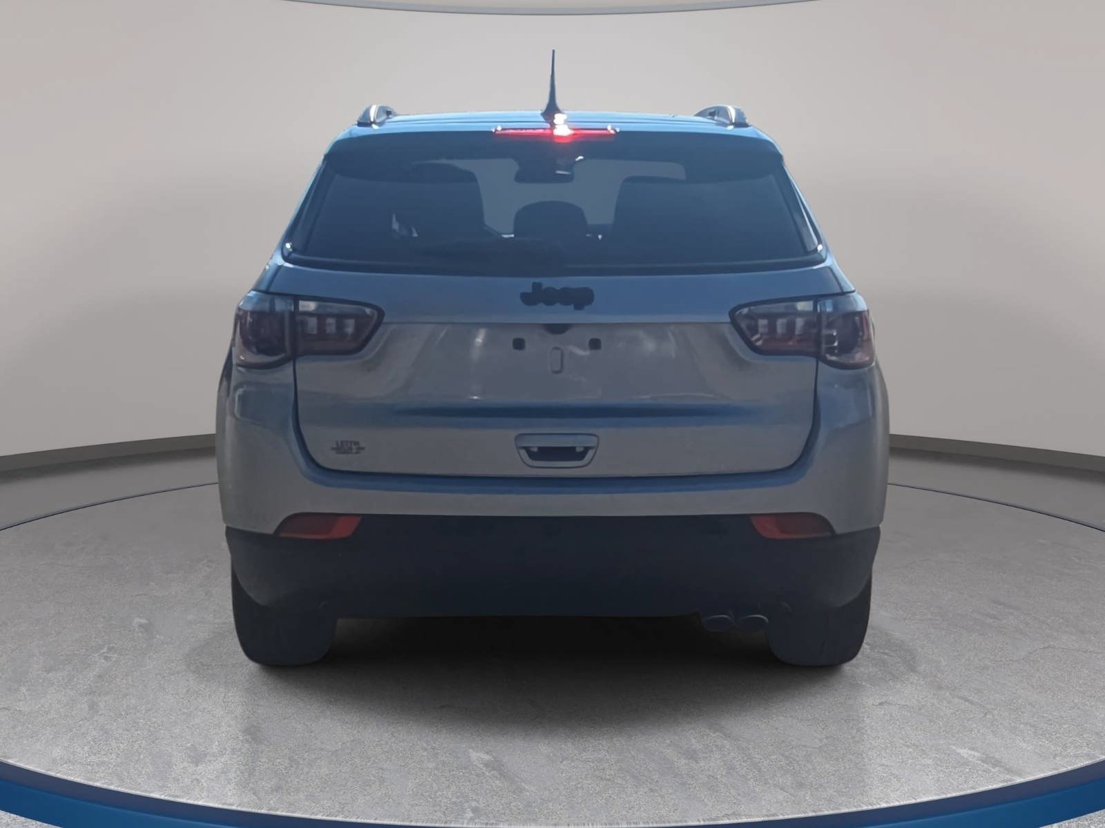 Used 2022 Jeep Compass Latitude w/ Sun and Sound Group FWD image 6
