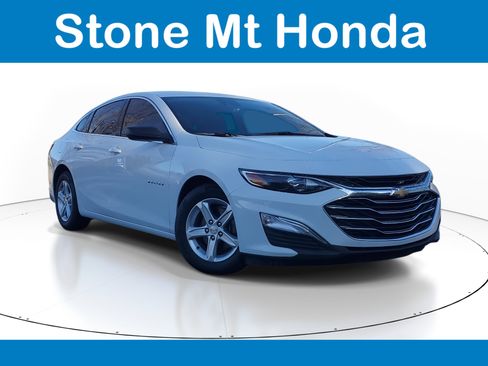 Used 2023 Chevrolet Malibu LS image 1