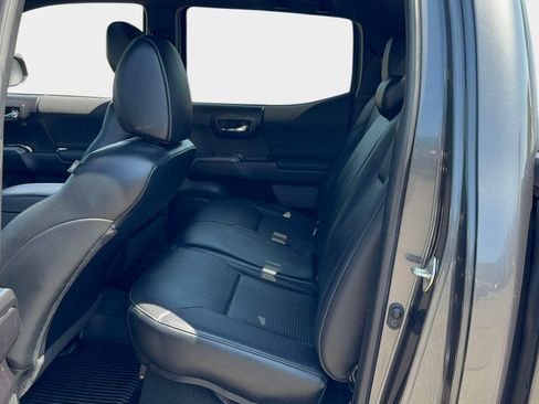 Certified 2020 Toyota Tacoma TRD Off-Road w/ TRD Premium Off Road Package AWD/4WD image 19