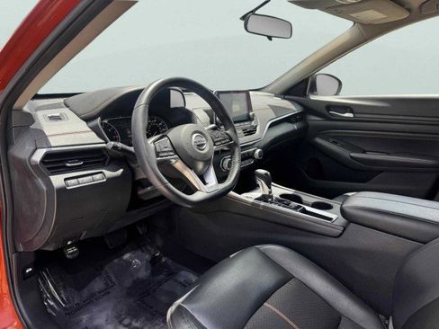 Used 2019 Nissan Altima 2.5 SR w/ SR Premium Package image 16