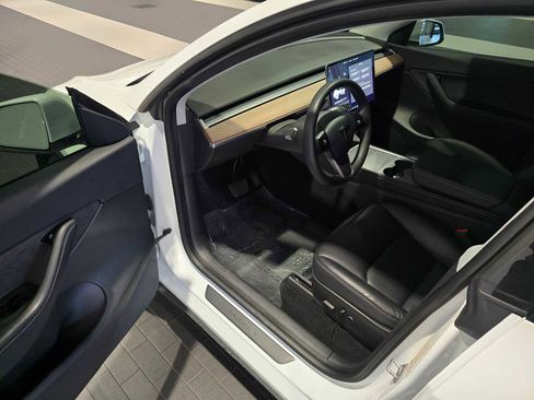 Used 2021 Tesla Model Y Long Range image 20