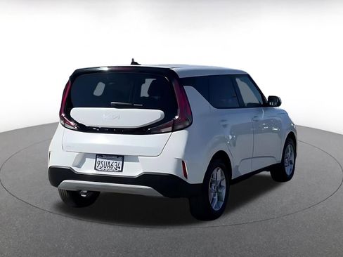 Used 2025 Kia Soul LX w/ LX Technology Package image 14