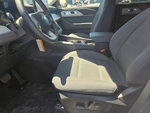 New 2026 Ford Explorer Active RWD image 7