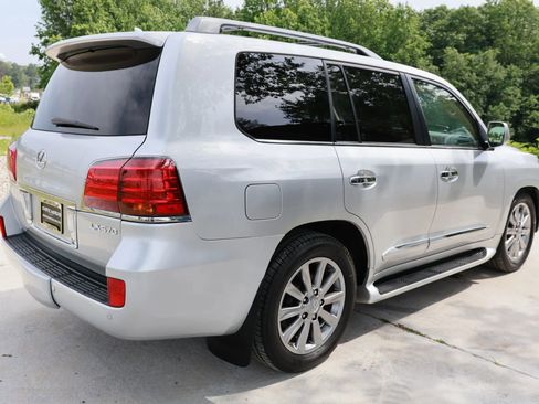 Used 2011 Lexus LX 570 4WD image 8