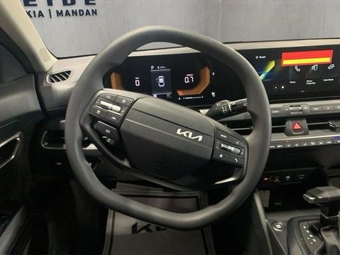 New 2026 Kia K4 FWD image 10