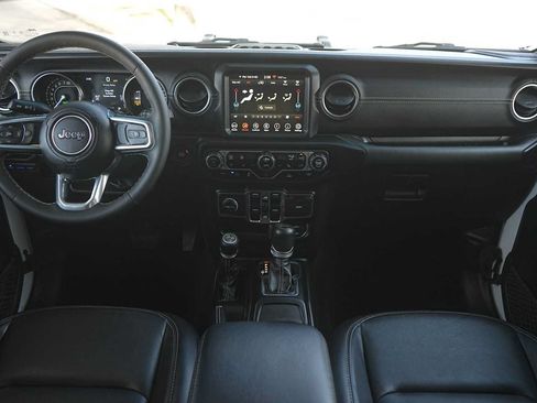 Used 2023 Jeep Wrangler Unlimited Sahara w/ Cold Weather Group AWD/4WD image 10