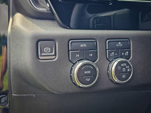 Used 2023 GMC Sierra 1500 Elevation AWD/4WD image 16