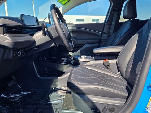 Used 2024 Ford Mustang Mach-E Select image 21