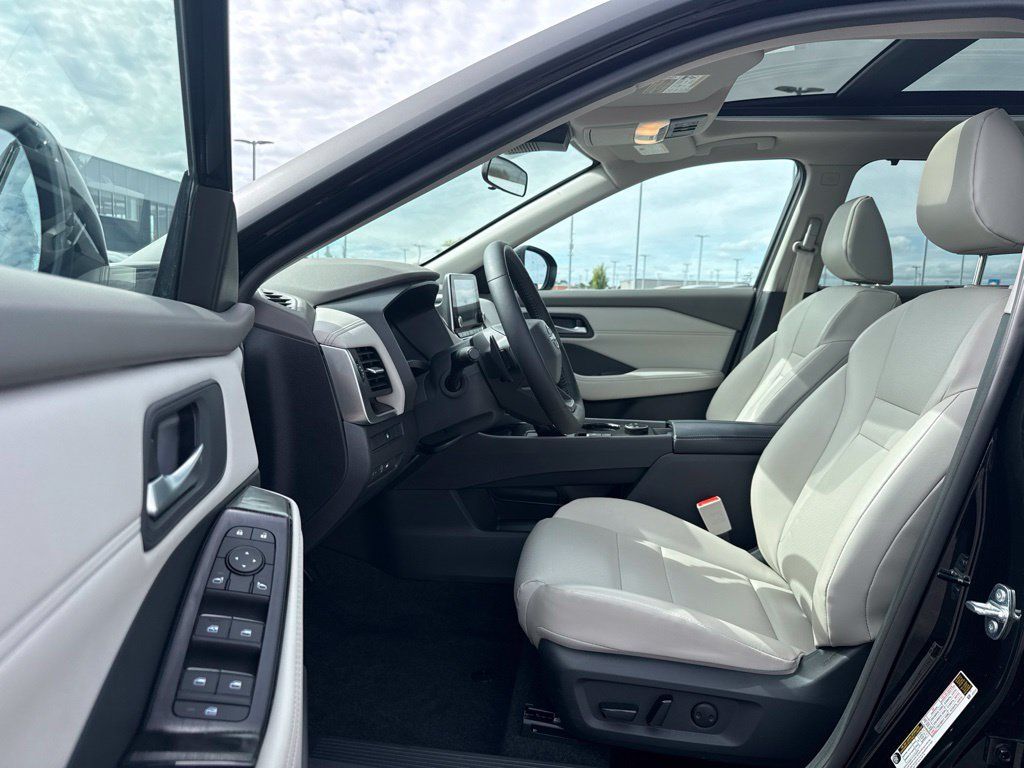 Certified 2026 Nissan Rogue SV w/ SV Premium Package AWD/4WD image 6