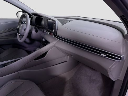 Used 2026 Hyundai Elantra SEL Sport Premium FWD image 32