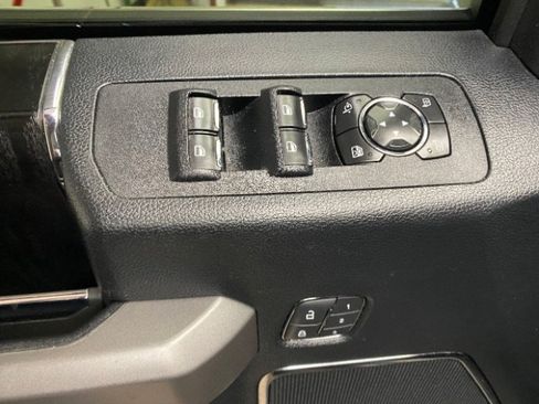 Used 2019 Ford F150 Platinum w/ Equipment Group 701A Luxury RWD image 18