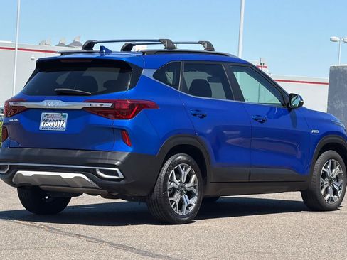 Used 2023 Kia Seltos EX AWD/4WD image 2