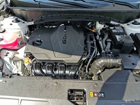 Used 2025 Hyundai Tucson SE image 30