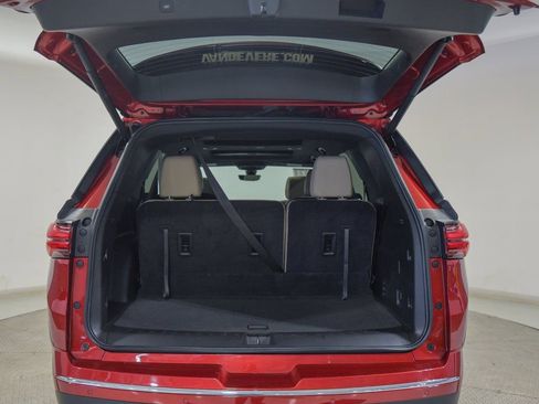 Used 2023 Chevrolet Traverse Premier image 14