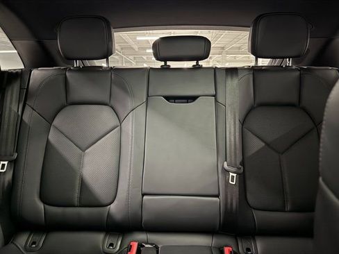 Certified 2025 Porsche Macan image 26