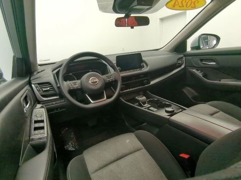 Used 2024 Nissan Rogue SV image 20