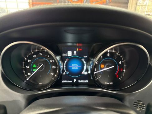 Used 2019 Jaguar F-PACE S image 18