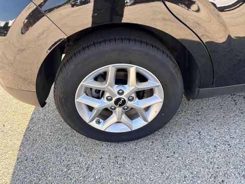 Used 2025 Kia Soul LX w/ LX Technology Package FWD image 28