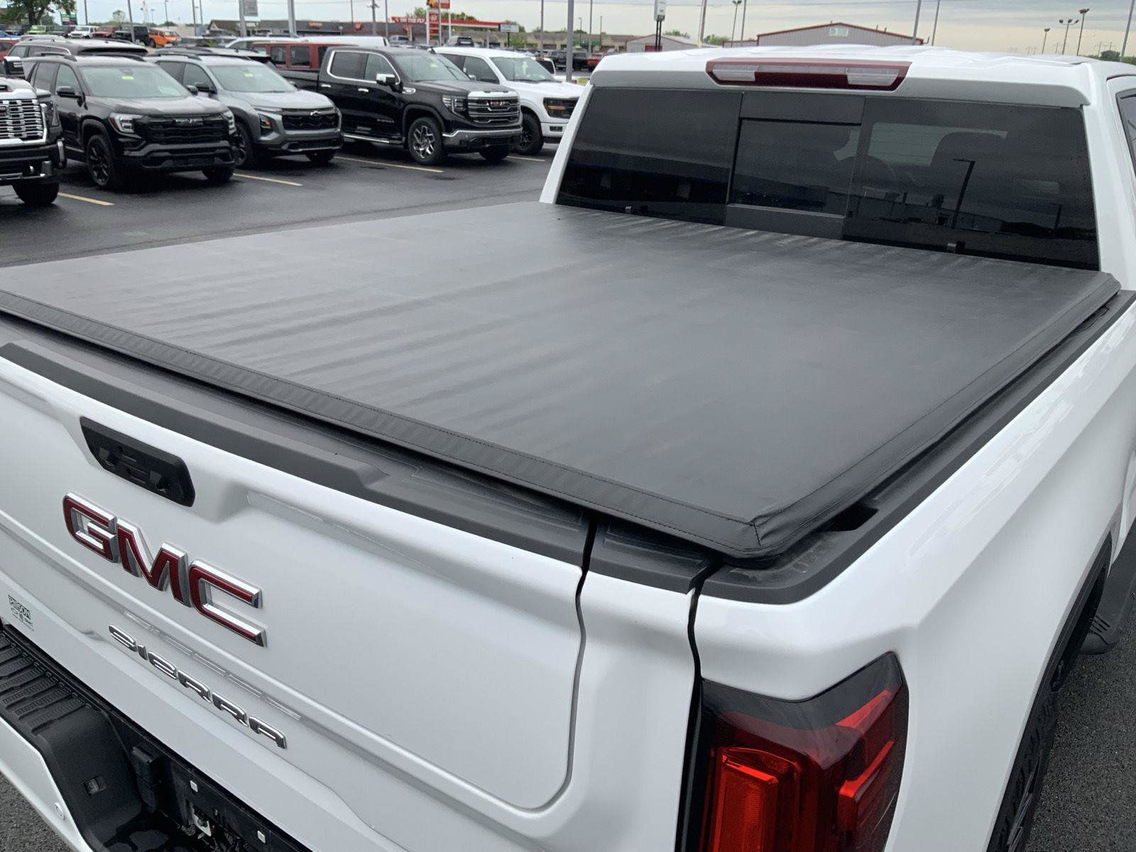 Used 2023 GMC Sierra 1500 AT4 w/ AT4 Premium Package AWD/4WD image 19