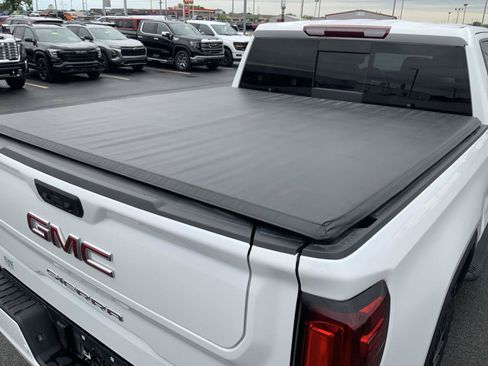 Used 2023 GMC Sierra 1500 AT4 w/ AT4 Premium Package AWD/4WD image 19