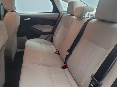 Used 2017 Ford Focus SE FWD image 18