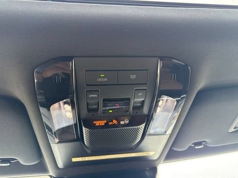 Used 2025 Lexus GX 550 w/ Accessory Package (2T) AWD/4WD image 23