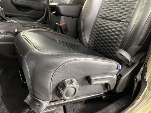 Used 2025 Jeep Wrangler Sport S image 17