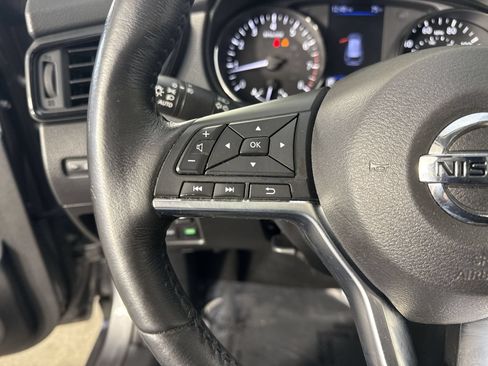 Used 2019 Nissan Rogue SV w/ Sun & Sound Touring Package AWD/4WD image 13