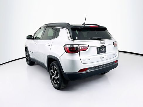 Used 2025 Jeep Compass Limited image 5