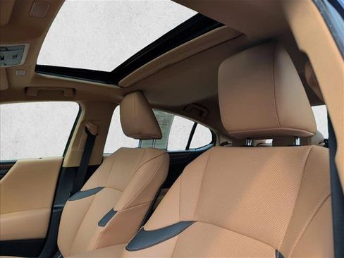 Used 2024 Lexus ES 350 w/ Premium Package FWD image 15