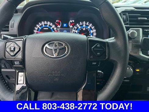 Used 2017 Toyota 4Runner SR5 AWD/4WD image 18
