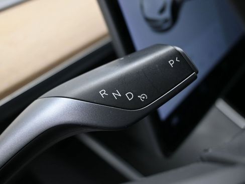 Used 2019 Tesla Model 3 Standard Range Plus image 19