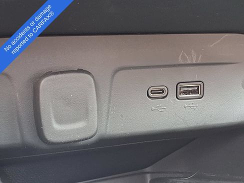 Used 2024 Chevrolet Trax LT w/ Sunroof Package FWD image 25
