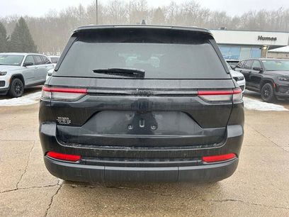 New 2025 Jeep Grand Cherokee 4WD