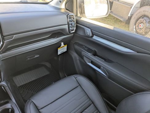 New 2025 Ford Ranger Lariat w/ FX4 Off-Road Package image 18