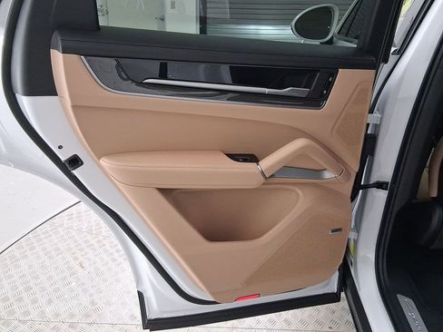 New 2026 Porsche Cayenne E-Hybrid image 33