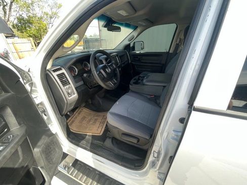 Used 2017 RAM 2500 Tradesman w/ Chrome Appearance Group AWD/4WD image 5