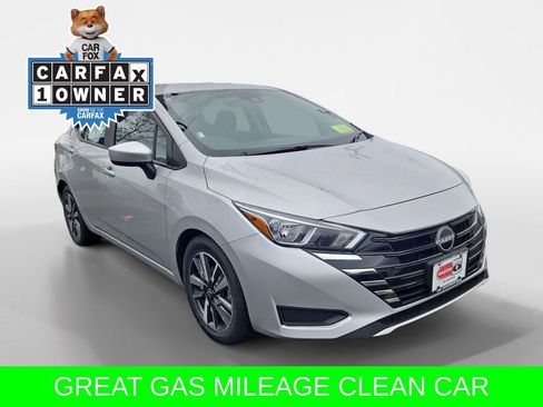 Used 2023 Nissan Versa SV image 1