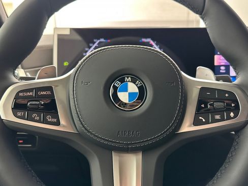 New 2026 BMW X7 xDrive40i w/ M Sport Package AWD/4WD image 17