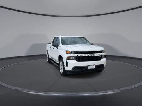 Used 2019 Chevrolet Silverado 1500 Custom w/ Custom Convenience Package RWD image 3