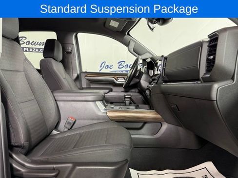 Used 2024 Chevrolet Silverado 1500 LT w/ Z71 Off-Road Package AWD/4WD image 16