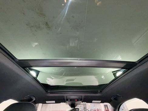 Used 2021 Volkswagen Tiguan SEL Premium R-Line image 23