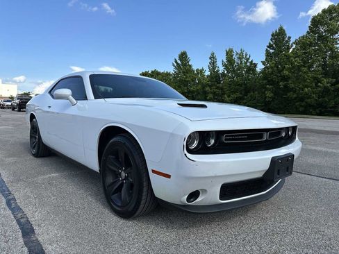 Used 2019 Dodge Challenger SXT RWD image 16
