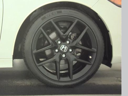 Used 2022 Honda Civic Sport image 6