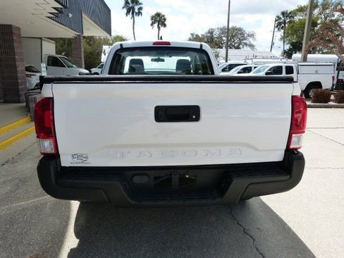 Used 2017 Toyota Tacoma SR image 12