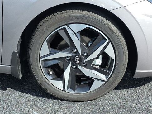 Certified 2023 Hyundai Elantra Limited image 25