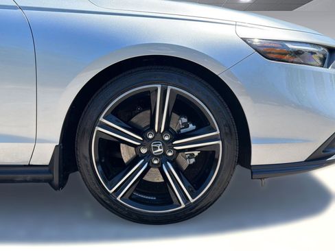 Used 2025 Honda Accord Sport image 12