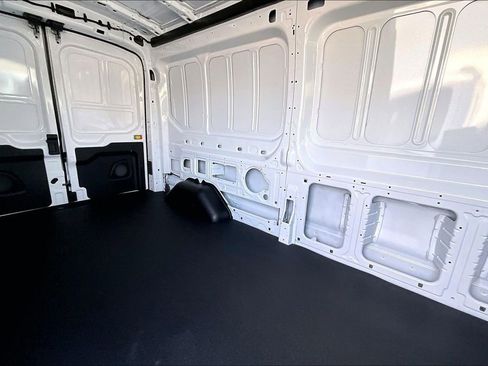 New 2026 Ford Transit 250 148 Medium Roof RWD image 10